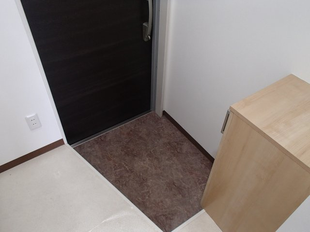 【玄関】 | ヴェスタ菱屋西 | たっぷりとした収納スペースです