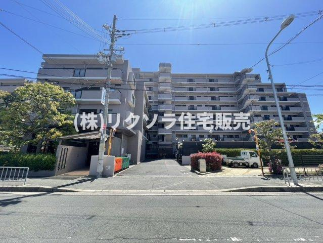 ステイツ枚方・長尾ヒルズの外観|新しい生活にいかがでしょうか？外観はお住まいの顔になります。こだわりたいポイントですね。水回りリフォームやリノベーションも承ってます。
■現地見学・資金計画相談・住宅ローン相談もお問合せ受付中■