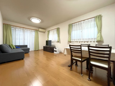 【居間・リビング】 | 熊谷市美土里町　中古戸建