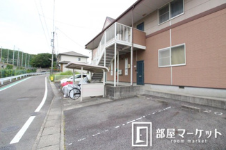 【駐車場】