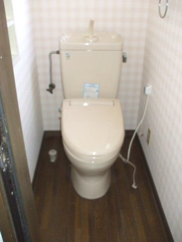 コーポK2のトイレ|現在は洗浄機能付き暖房便座になっております。