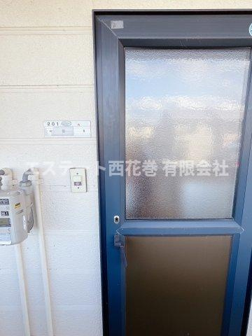 花巻市桜台１丁目のアパートの玄関