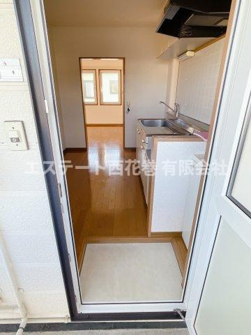 花巻市桜台１丁目のアパートの玄関