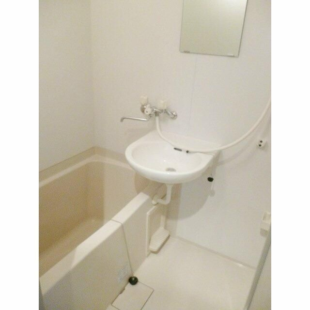 リヴイン国立の浴室