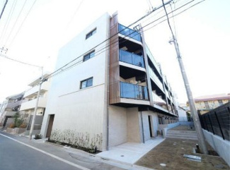 【外観】 | 鉄筋コンクリート造のがっちりとした建物。