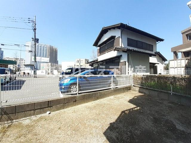 アキネス別府の駐車場