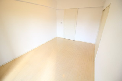 【寝室】 | Flat長田北町