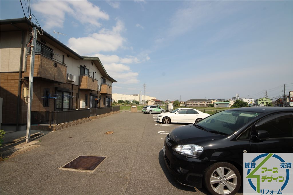 サニーコート若竹の駐車場|車をお持ちの方に嬉しい駐車場付きの物件です