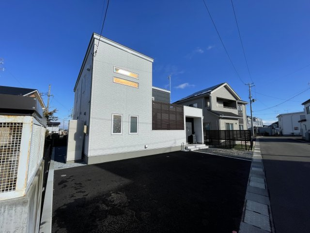 八戸市大字白銀町字久保下の駐車場