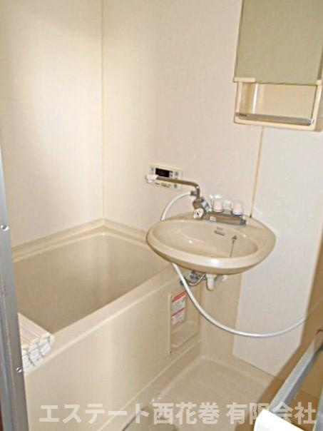 花巻市星が丘１丁目のアパートの浴室