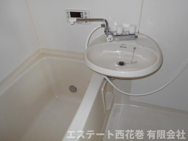 花巻市星が丘１丁目のアパートの浴室