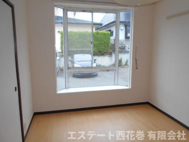 花巻市星が丘１丁目のアパートの洋室