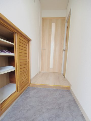 溝田ビルⅡの玄関