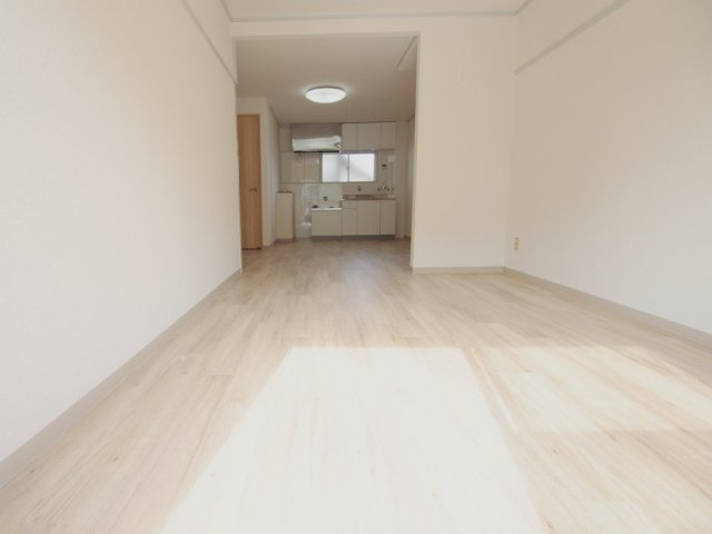 溝田ビルⅡの居間・リビング