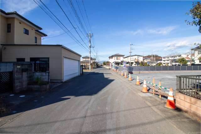 【前面道路含む現地写真】の画像