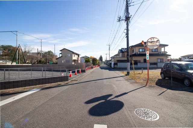【前面道路含む現地写真】の画像