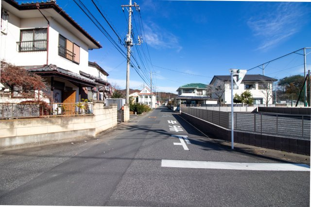 足利市葉鹿町２丁目の売地の前面道路含む現地写真