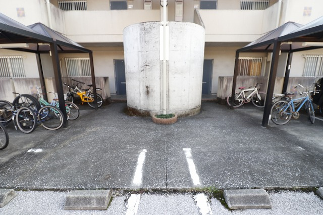 ビラ・プリンチペⅡの駐車場|駐車場があるので、車を買う予定の方も安心です