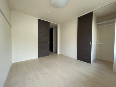 【寝室】 | ヴィラージュ山手