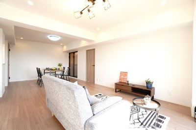 【居間・リビング】 | 【上質リノベ】ライオンズヒルズ田方 | 室内（2025年3月22日8：00頃）撮影