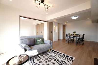 【居間・リビング】 | 【上質リノベ】ライオンズヒルズ田方 | 室内（2025年3月22日8：00頃）撮影