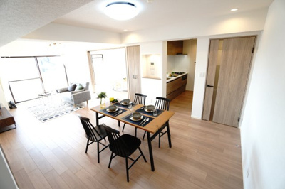 【居間・リビング】 | 【上質リノベ】ライオンズヒルズ田方 | 室内（2025年3月22日8：00頃）撮影