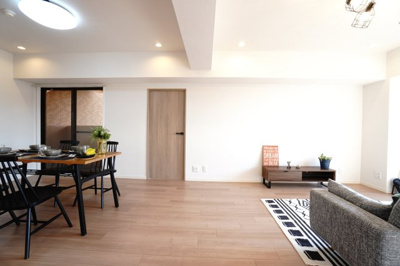 【居間・リビング】 | 【上質リノベ】ライオンズヒルズ田方 | 室内（2025年3月22日8：00頃）撮影