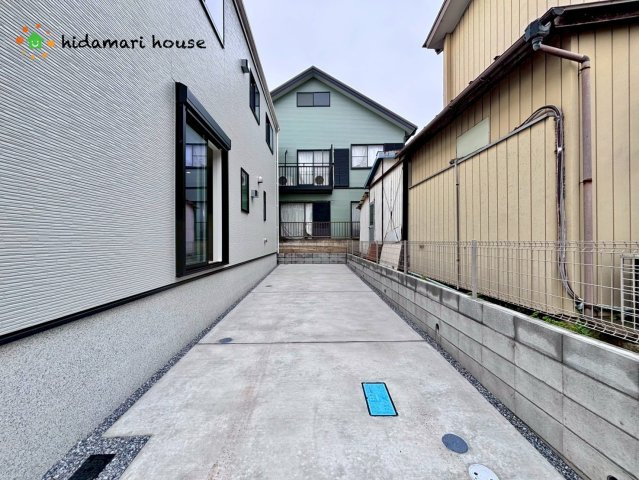 上尾市柏座1丁目第1期　新築戸建　リナージュ　02の駐車場