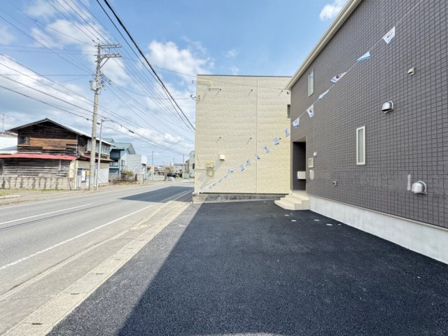 クレイドルガーデン八戸柏崎第５　1号棟の駐車場