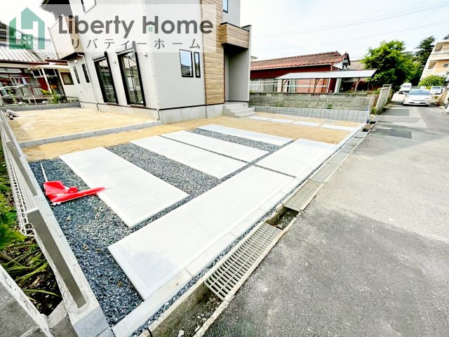 日立市東金沢町8期　新築戸建の駐車場