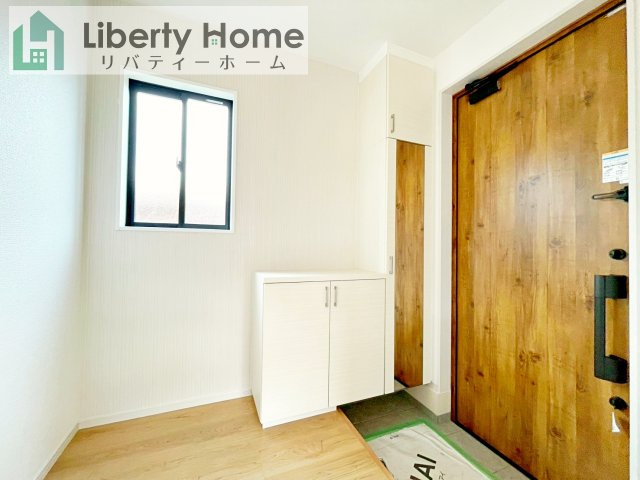 日立市東金沢町8期　新築戸建の玄関