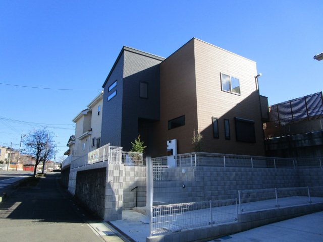 桶川市上日出谷南　新築戸建ての外観