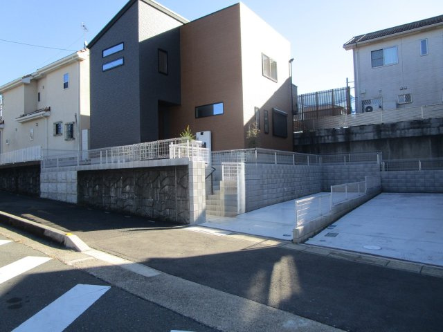 桶川市上日出谷南　新築戸建ての駐車場