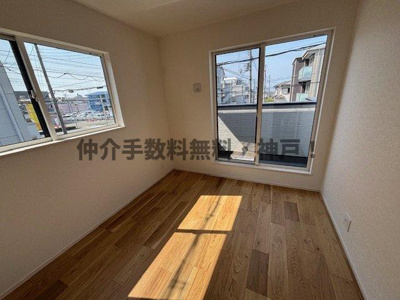 【洋室】 | 神戸市西区北別府5丁目　新築戸建2号棟　仲介手数料無料！ | ゆったりした洋室です