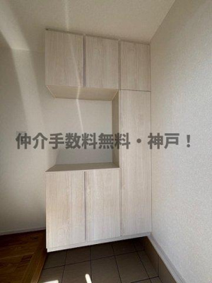 【収納】 | 神戸市西区北別府5丁目　新築戸建2号棟　仲介手数料無料！ | 玄関収納があります