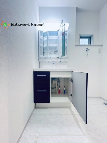 川島町下伊草　新築戸建　いろどりアイタウン　11の独立洗面台