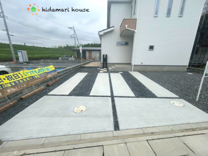 川島町下伊草　新築戸建　いろどりアイタウン　11の駐車場