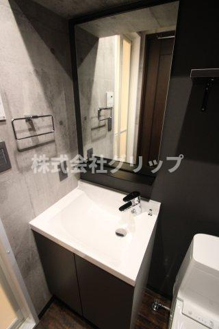 横浜平沼ダイカンプラザⅠの独立洗面台