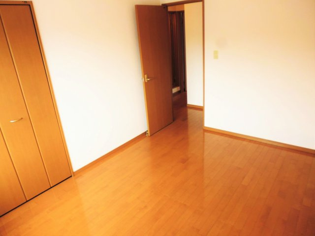 ラフィーネ二ツ屋の洋室