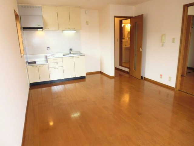 ラフィーネ二ツ屋の居間・リビング