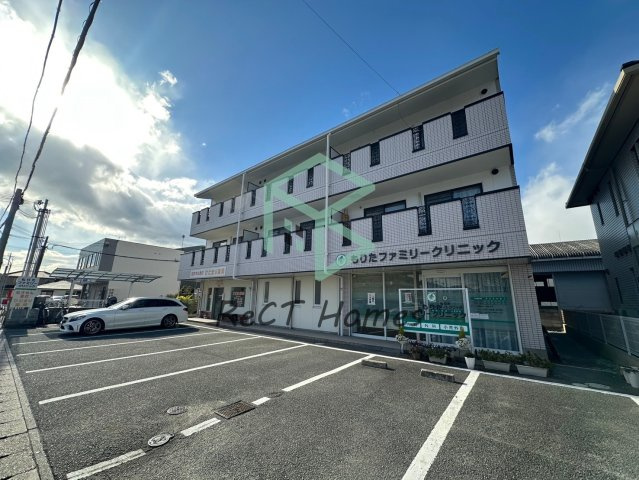 ジョイタウン北条の駐車場