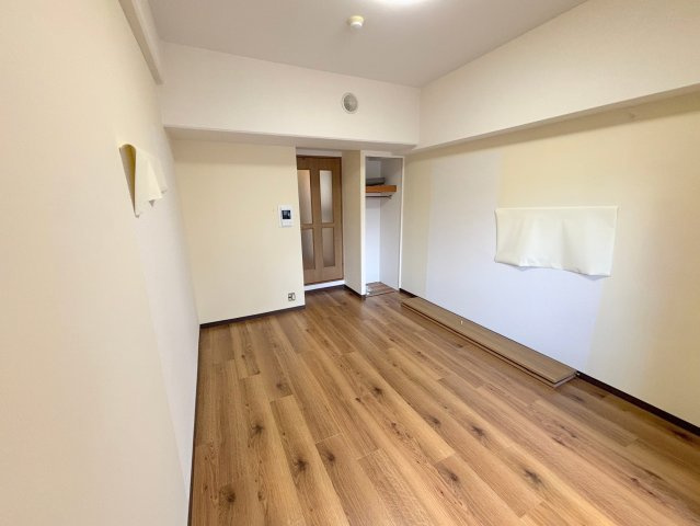 日大ロイヤル西中島の居間・リビング