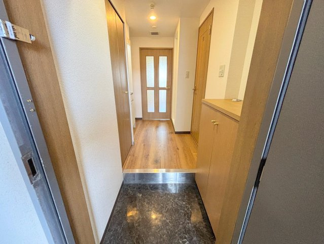 日大ロイヤル西中島の玄関