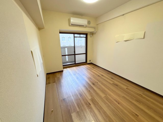 日大ロイヤル西中島の居間・リビング