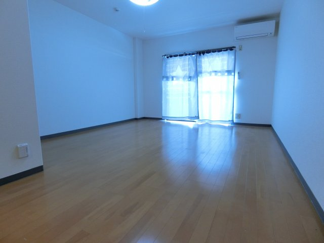 第一北山マンションの洋室