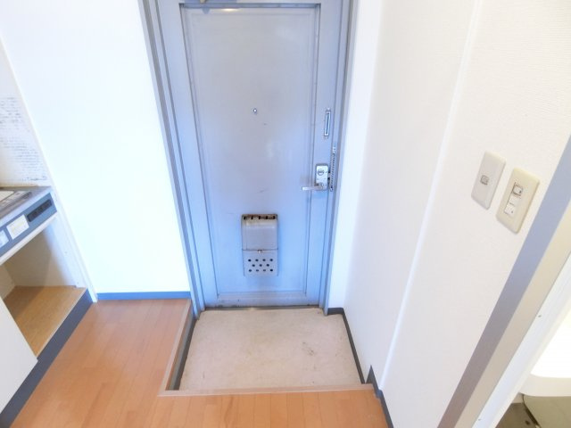 第一北山マンションの玄関