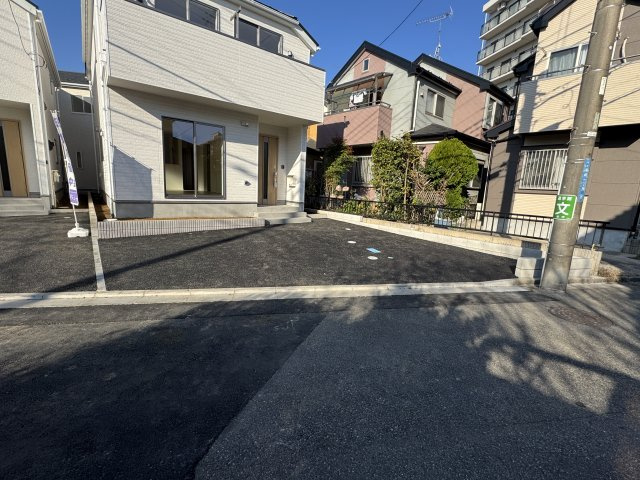柏市塚崎１丁目新築戸建【大津ヶ丘第二小学校：5分】の駐車場|2号棟駐車スペース・並列２台駐車可