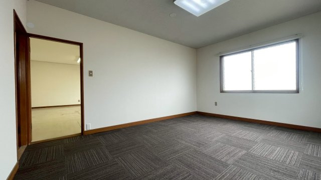 川端町貸倉庫事務所の居間・リビング