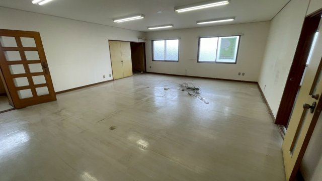 川端町貸倉庫事務所の居間・リビング