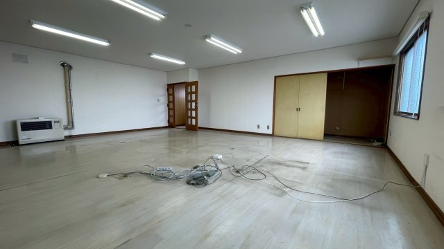 川端町貸倉庫事務所の居間・リビング